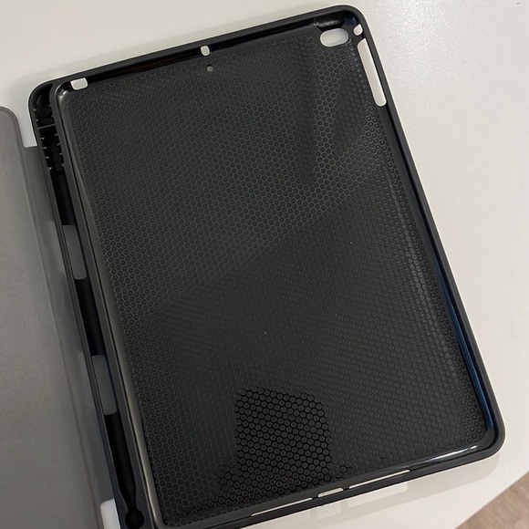 Case for iPad 568 - Picture 4 of 6